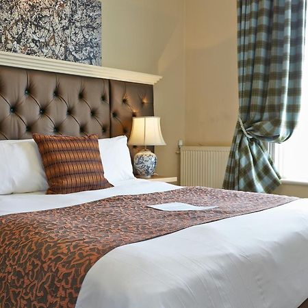 King'S Head Hotel By Greene King Inns 윔번민스터 외부 사진