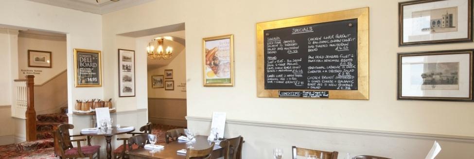King'S Head Hotel By Greene King Inns 윔번민스터 외부 사진