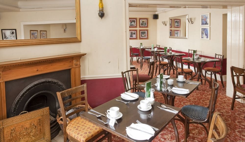 King'S Head Hotel By Greene King Inns 윔번민스터 외부 사진