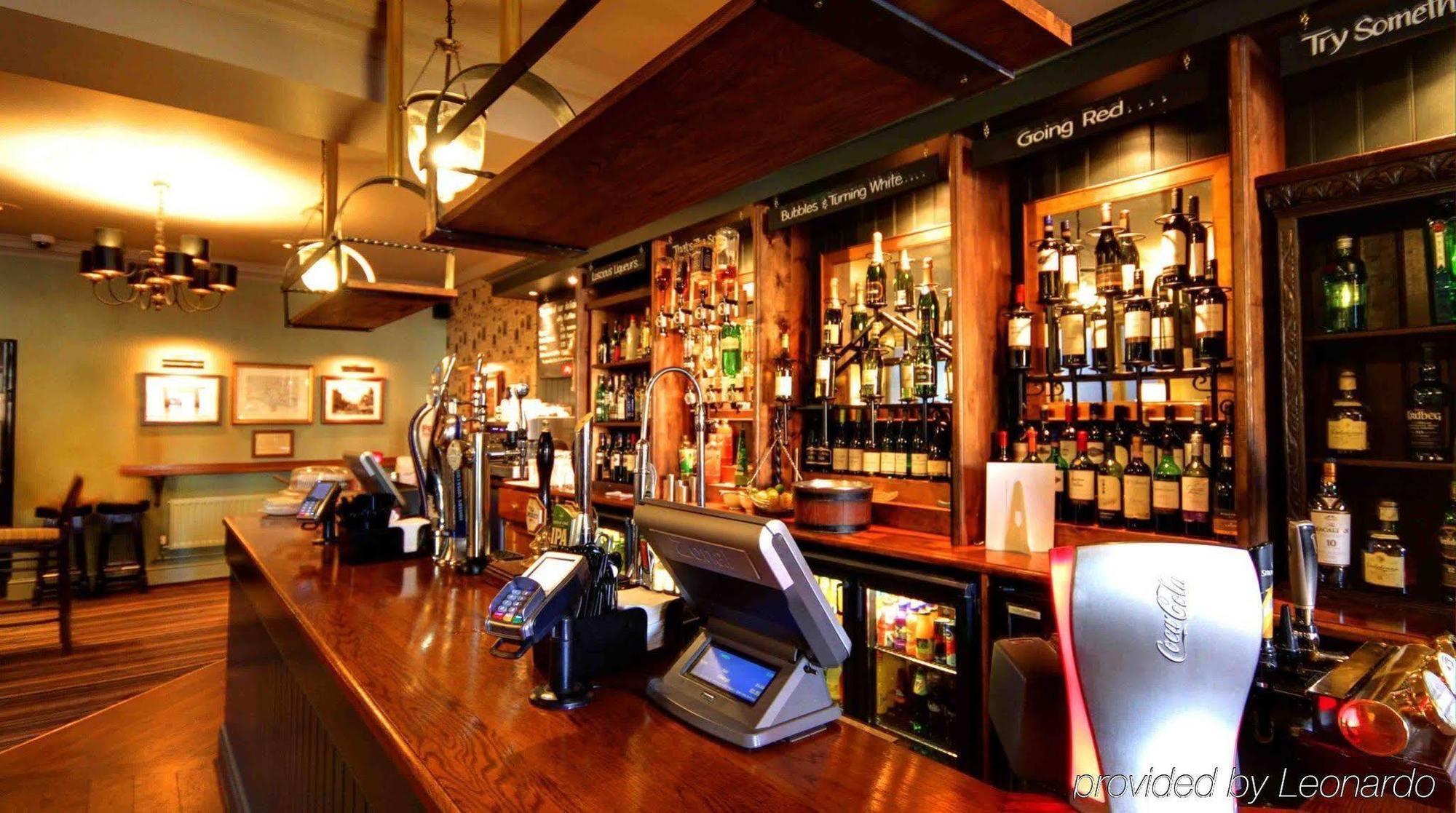 King'S Head Hotel By Greene King Inns 윔번민스터 외부 사진