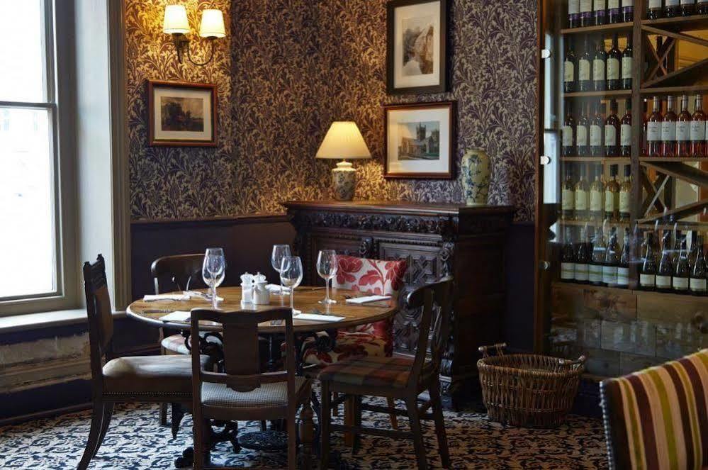 King'S Head Hotel By Greene King Inns 윔번민스터 외부 사진
